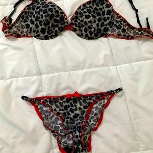 Black Gray Red Cheetah 36B Bra Panty Set